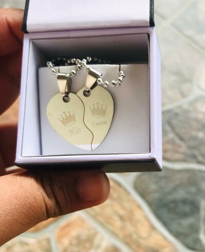 Couple neckless