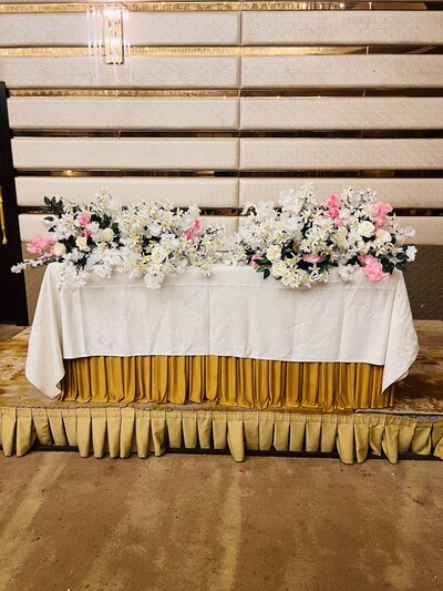 Head Table