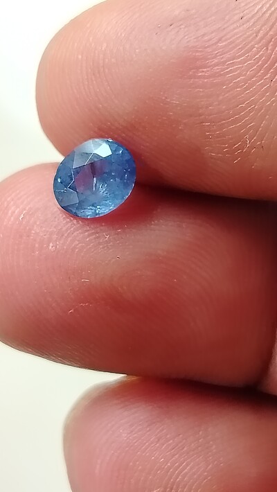 Natural Blue blue sapphire Gem stone. 